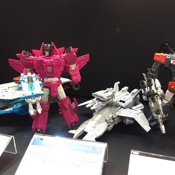 Tokyo Toy Show 2017   More Legends Series Detailed Photos Of Targetmasters Misfire & Doublecross, Broadside, And Sixshot 07 (7 of 13)